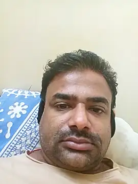 sree4143 online show from 10/10/25, 07:57