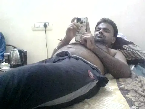 sree4143 online show from 10/14/25, 05:03