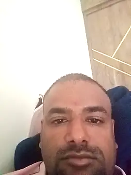 sree4143 online show from 11/13/25, 05:28