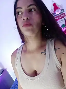 Snapshot of Fox_Roxxan chatting on 01/07/26, 02:14 Fox Roxxan online show from 01/07/26, 02:14