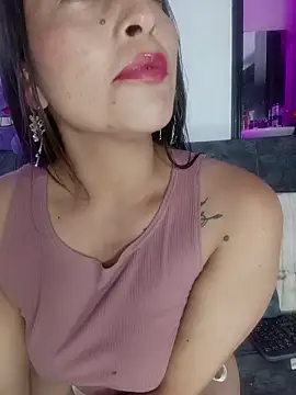 Snapshot of Fox_Roxxan chatting on 02/07/26, 02:48 Fox Roxxan online show from 02/07/26, 02:48