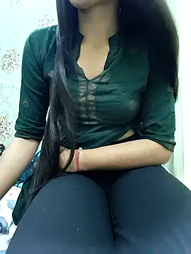 Snapshot of sneha_88 chatting on 10/17/25, 08:39 sneha 88 online show from 10/17/25, 08:39