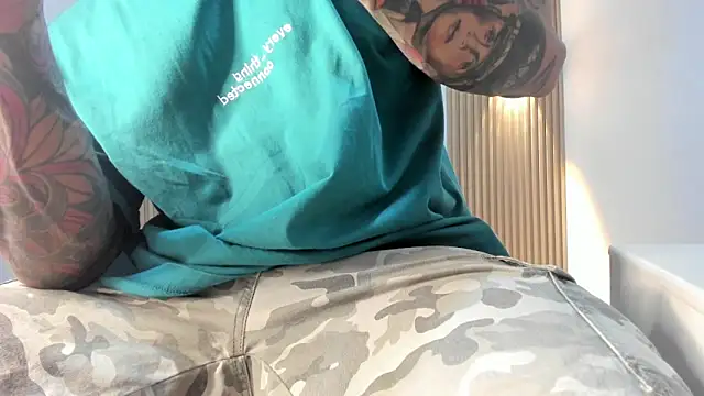 Snapshot of MISTER_VENOM chatting on 09/19/25, 07:03 MISTER VENOM online show from 09/19/25, 07:03