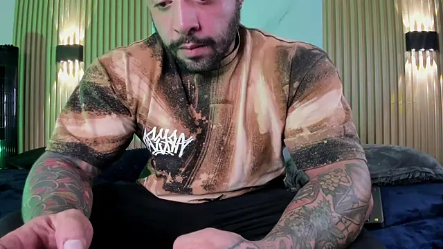 Snapshot of MISTER_VENOM chatting on 12/15/25, 11:58 MISTER VENOM online show from 12/15/25, 11:58