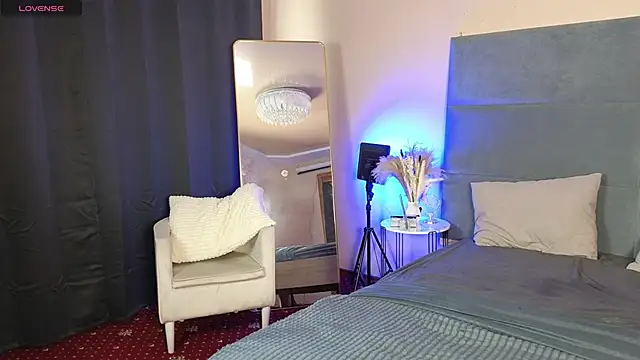 RianaRey online show from 06/16/26, 05:54