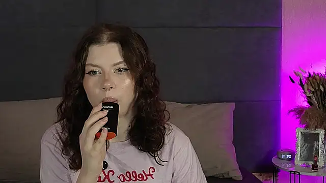 RianaRey online show from 06/19/26, 06:18