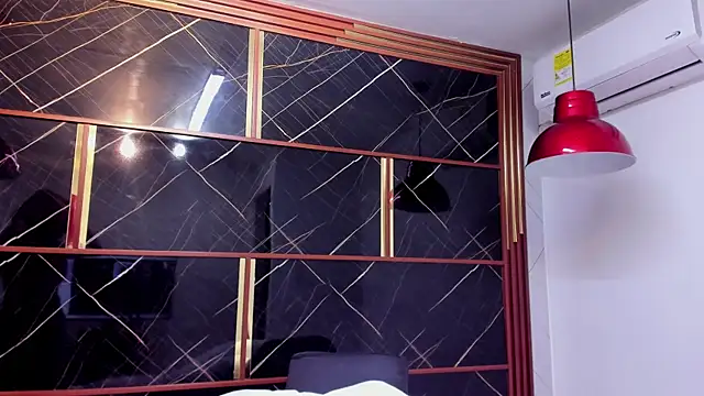 HannyThompson online show from 10/19/25, 12:39