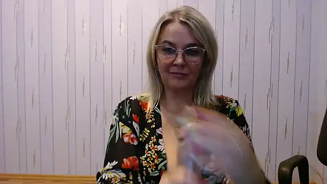 EleanoraDream online show from 10/12/25, 03:00