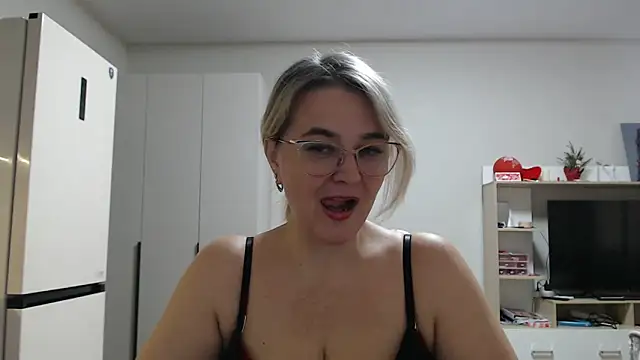 EleanoraDream online show from 04/28/26, 09:03