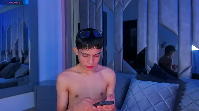 Snapshot of Sebax_Young chatting on 07/10/26, 08:33 Sebax Young online show from 07/10/26, 08:33