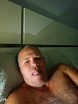 cubanitofeliz40 online show from 12/05/25, 09:29