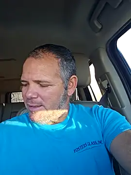 Snapshot of cubanitofeliz40 chatting on 01/06/26, 01:15 cubanitofeliz40 online show from 01/06/26, 01:15