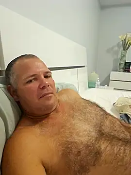 Snapshot of cubanitofeliz40 chatting on 01/17/26, 11:15 cubanitofeliz40 online show from 01/17/26, 11:15