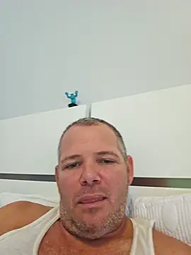 Snapshot of cubanitofeliz40 chatting on 02/11/26, 02:11 cubanitofeliz40 online show from 02/11/26, 02:11