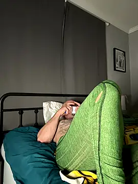 Snapshot of TheGrudge206 chatting on 10/04/25, 11:19 TheGrudge206 online show from 10/04/25, 11:19