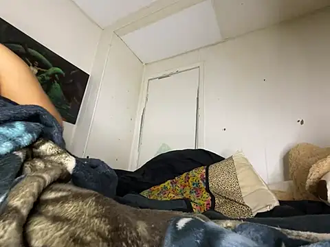 Snapshot of nuttybutter999999 chatting on 04/03/26, 02:59 nuttybutter999999 online show from 04/03/26, 02:59