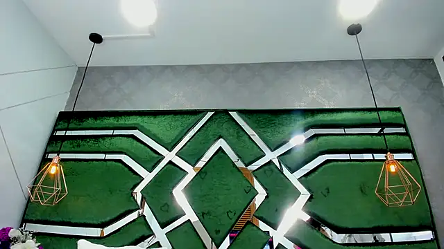 ThaliaCross online show from 09/11/25, 08:09