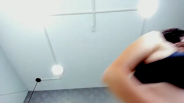 ThaliaCross online show from 09/26/25, 07:51