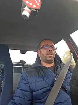 Snapshot of Thomas043 chatting on 10/28/25, 01:47 Thomas043 online show from 10/28/25, 01:47