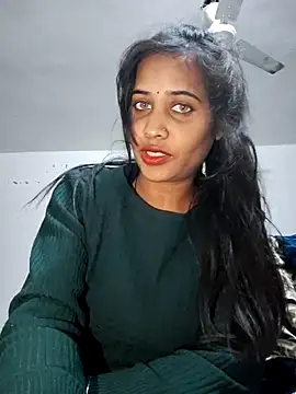 Snapshot of cute_radhikaa chatting on 01/08/26, 12:40 cute radhikaa online show from 01/08/26, 12:40