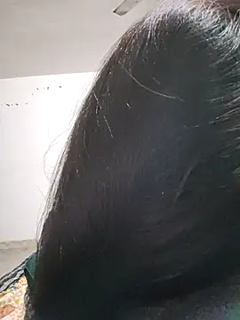 Snapshot of cute_radhikaa chatting on 01/09/26, 08:06 cute radhikaa online show from 01/09/26, 08:06