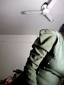 Snapshot of cute_radhikaa chatting on 02/03/26, 04:21 cute radhikaa online show from 02/03/26, 04:21