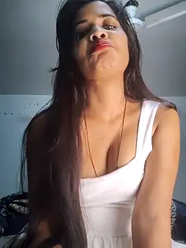 Snapshot of cute_radhikaa chatting on 02/08/26, 03:43 cute radhikaa online show from 02/08/26, 03:43