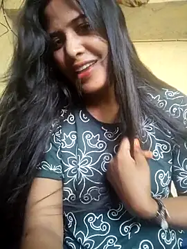 cute radhikaa online show from 05/10/26, 12:10