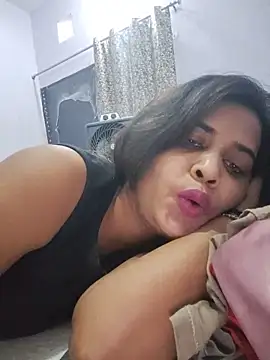 Snapshot of cute_radhikaa chatting on 05/24/26, 07:02 cute radhikaa online show from 05/24/26, 07:02