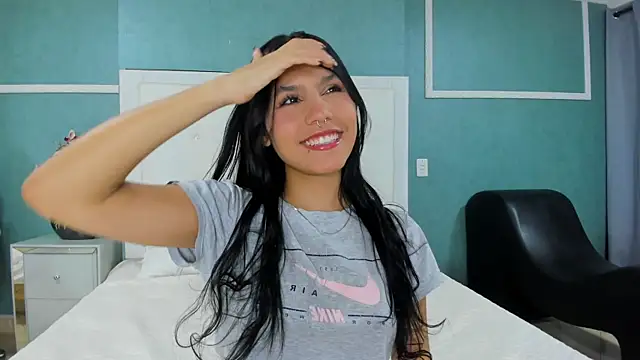 ania gomez online show from 11/18/25, 03:16