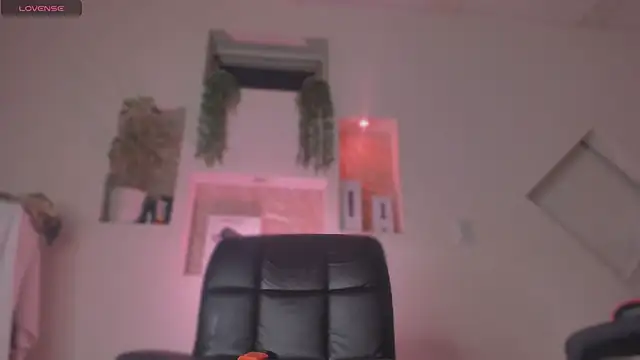 Snapshot of Chloe_cooperr chatting on 09/23/25, 02:36 Chloe cooperr online show from 09/23/25, 02:36