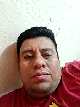 Snapshot of JesVel chatting on 10/25/25, 01:02 JesVel online show from 10/25/25, 01:02