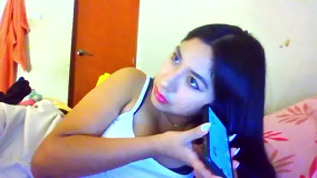 Snapshot of honeysweet111 chatting on 11/14/25, 12:42 honeysweet111 online show from 11/14/25, 12:42