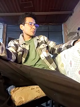 LecheDeSoya666 online show from 10/31/25, 03:51