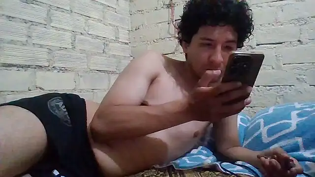 Snapshot of LecheDeSoya666 chatting on 01/16/26, 08:46 LecheDeSoya666 online show from 01/16/26, 08:46