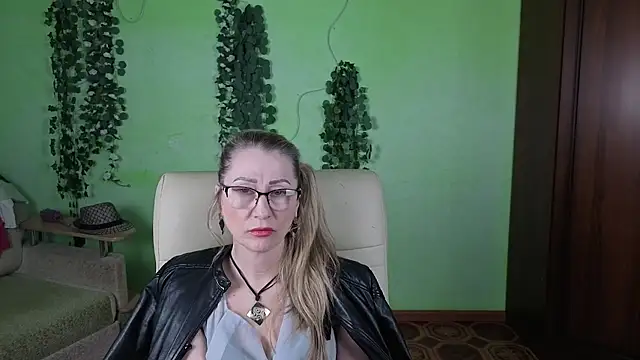 Snapshot of Habibi_Honeyy chatting on 04/13/26, 12:54 Habibi Honeyy online show from 04/13/26, 12:54