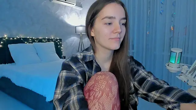 Snapshot of sweete_chantal chatting on 10/28/25, 05:15 sweete chantal online show from 10/28/25, 05:15