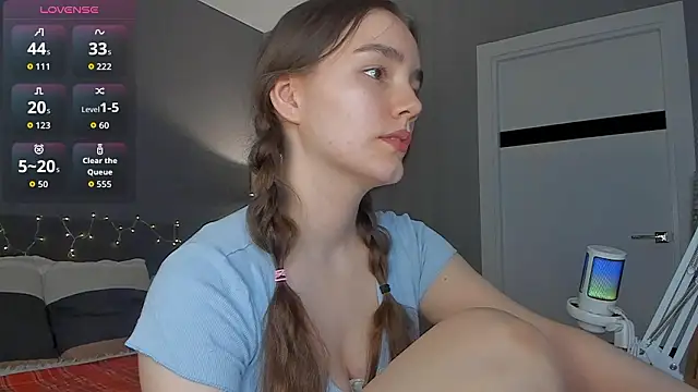 Snapshot of sweete_chantal chatting on 03/15/26, 08:15 sweete chantal online show from 03/15/26, 08:15