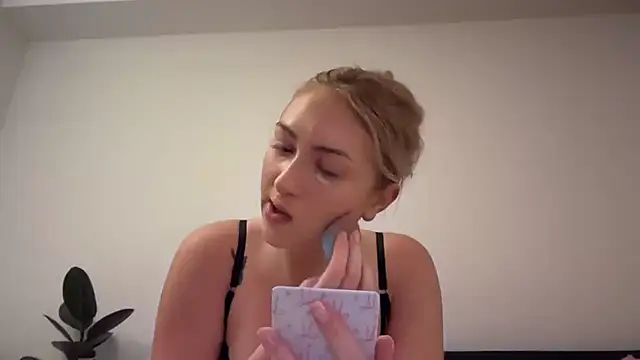 Kitty Swetty online show from 02/14/26, 06:48