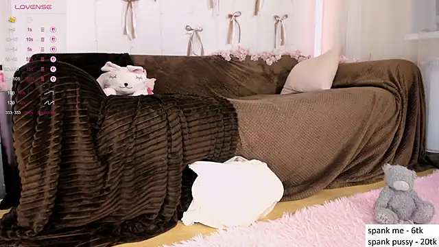 jenniekitty online show from 10/12/25, 08:19