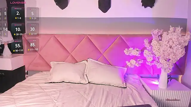 Bella Williiams online show from 11/08/25, 12:27