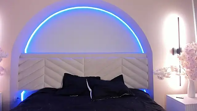 Bella Williiams online show from 06/16/26, 12:08