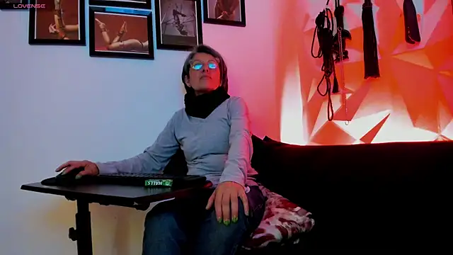 MistressNyx cg online show from 10/08/25, 02:25