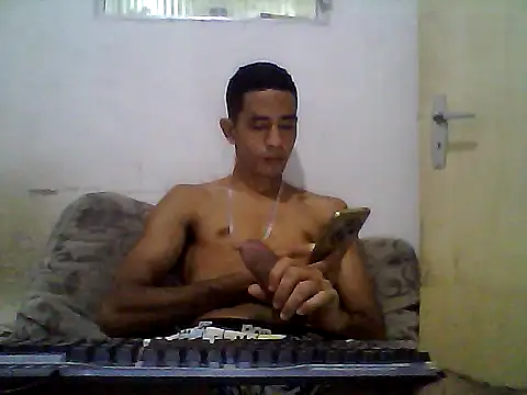 Snapshot of malvadinho69134 chatting on 10/09/25, 05:49 malvadinho69134 online show from 10/09/25, 05:49