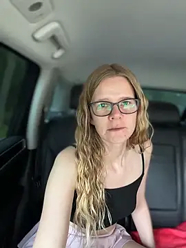 Bikergirl 97 online show from 05/06/26, 12:43
