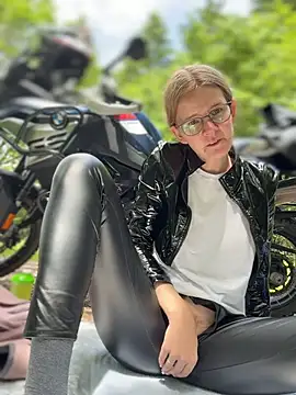 Bikergirl 97 online show from 06/10/26, 10:25