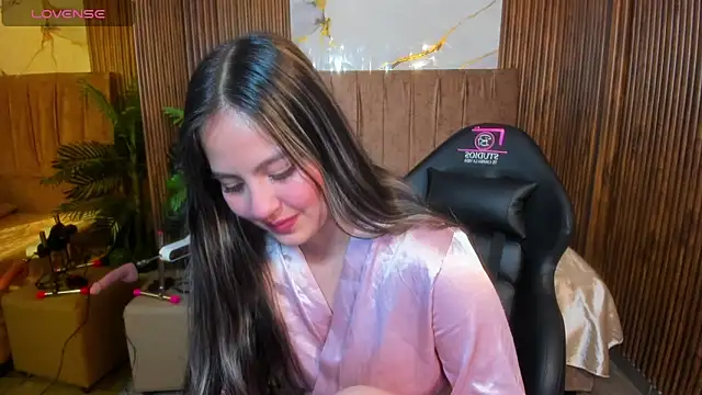 Snapshot of juanita_tay chatting on 05/01/26, 11:37 juanita tay online show from 05/01/26, 11:37