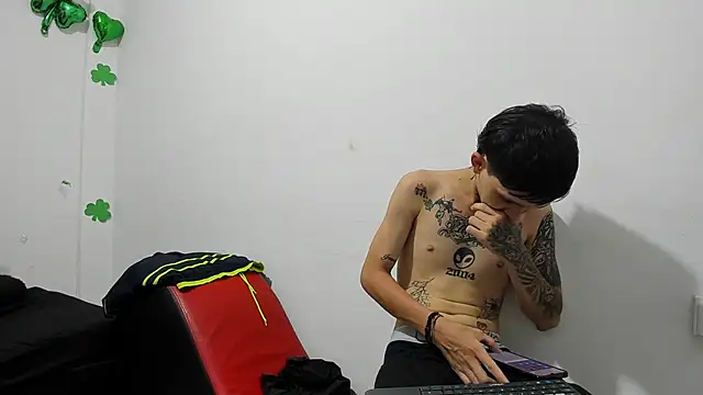 StraightBoy Nick online show from 04/26/26, 08:06