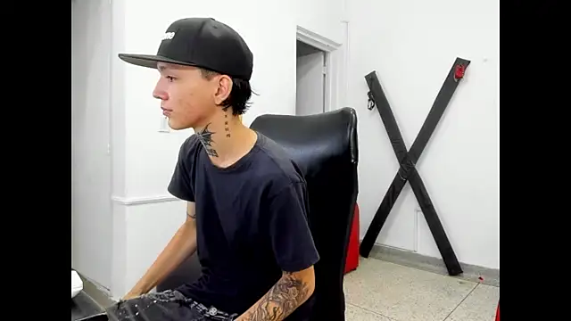 StraightBoy Nick online show from 05/06/26, 08:03