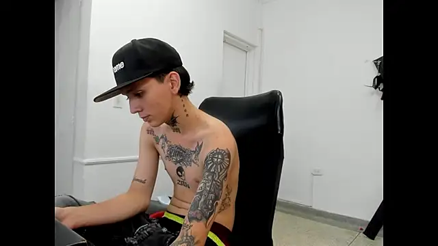 StraightBoy Nick online show from 05/14/26, 04:08